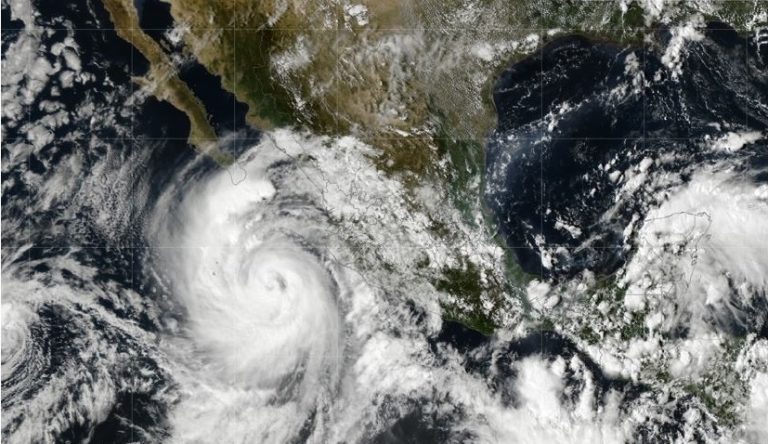 Huracán ‘Priscilla’ podría llegar a categoría 2